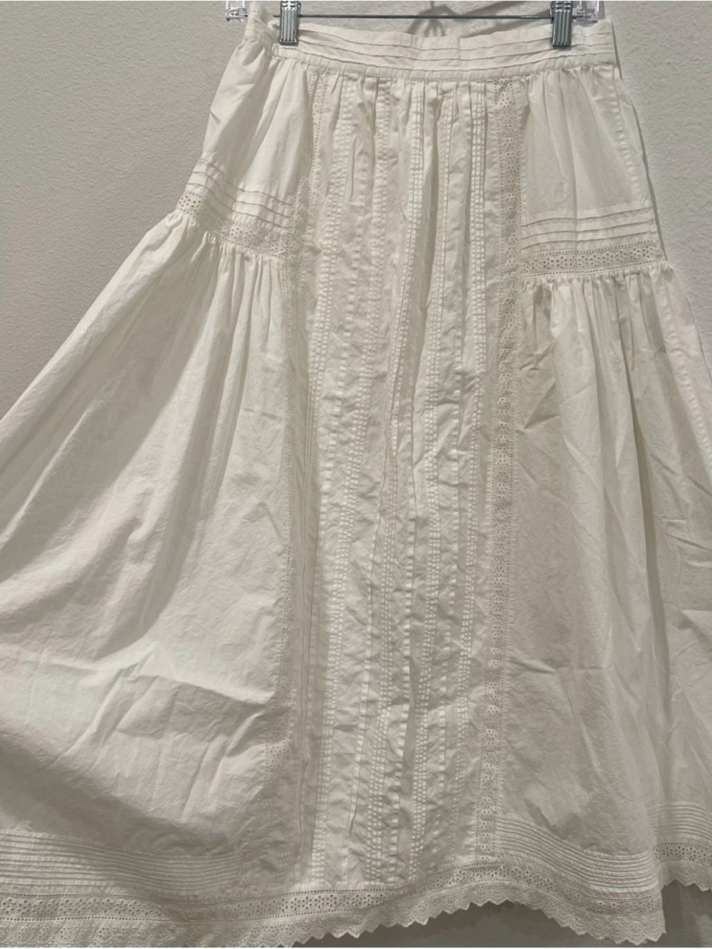 DOEN SABINA SKIRT ORGANIC COTTON IN POWDER WHITE- SIZE M/WAIST = 14.5 “ - Picture 10 of 12